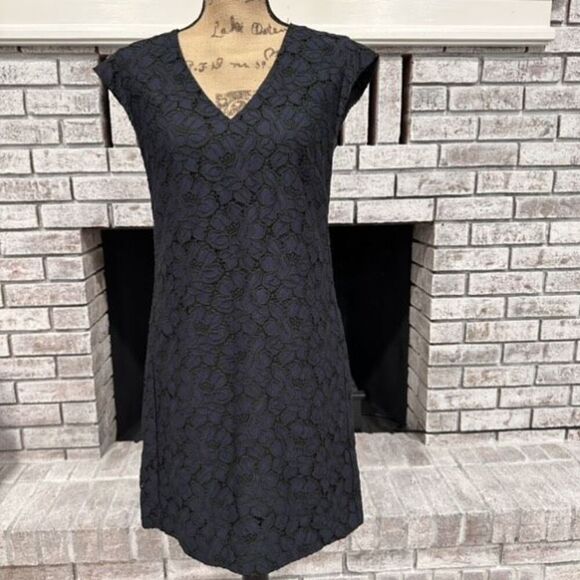J.‎ Crew Navy & Black Lace V Neck Sheath Dress Size 4 Career Event Dress Up - Picture 2 of 15